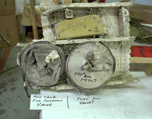 Auxiliary tank fill/isolation valve - housing cover