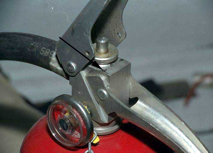 Exemplar dry chemical extinguisher - intact nozzle