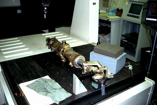 Vérin de l'aileron intérieur gaucher