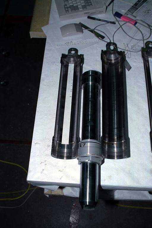 Vérin de volet - volet intérieur droit - vérin extérieur