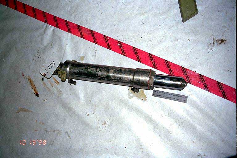 Vérin de volet - volet intérieur droit - vérin extérieur