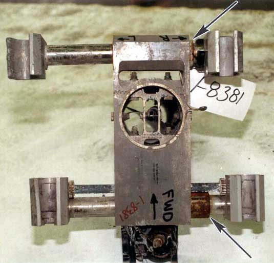 Support du siège du copilote presque en bout de course à gauche