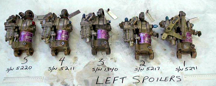 Vérins de commande des déporteurs gauches